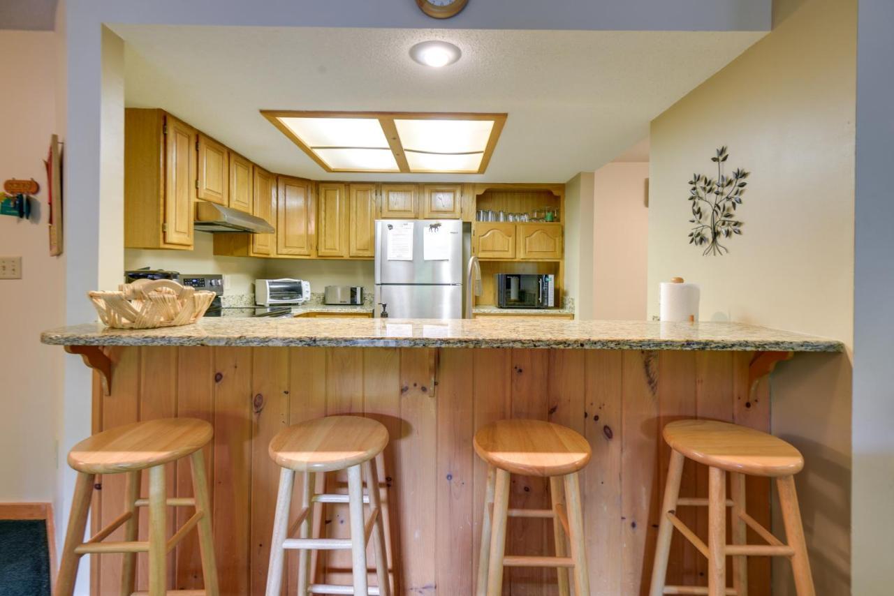Well-Appointed Lincoln Abode Ski, Swim And Fish! Exterior photo